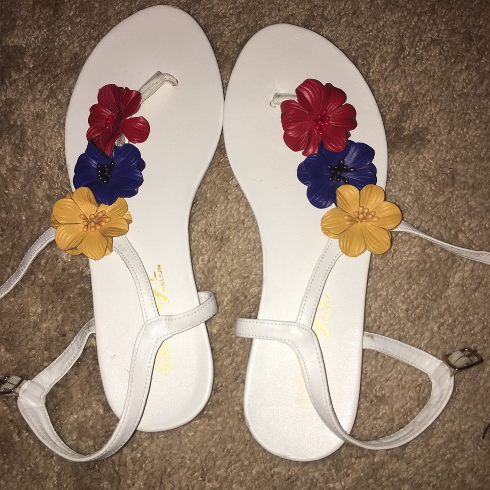 Sandles - Color Blue , Yellow & Red